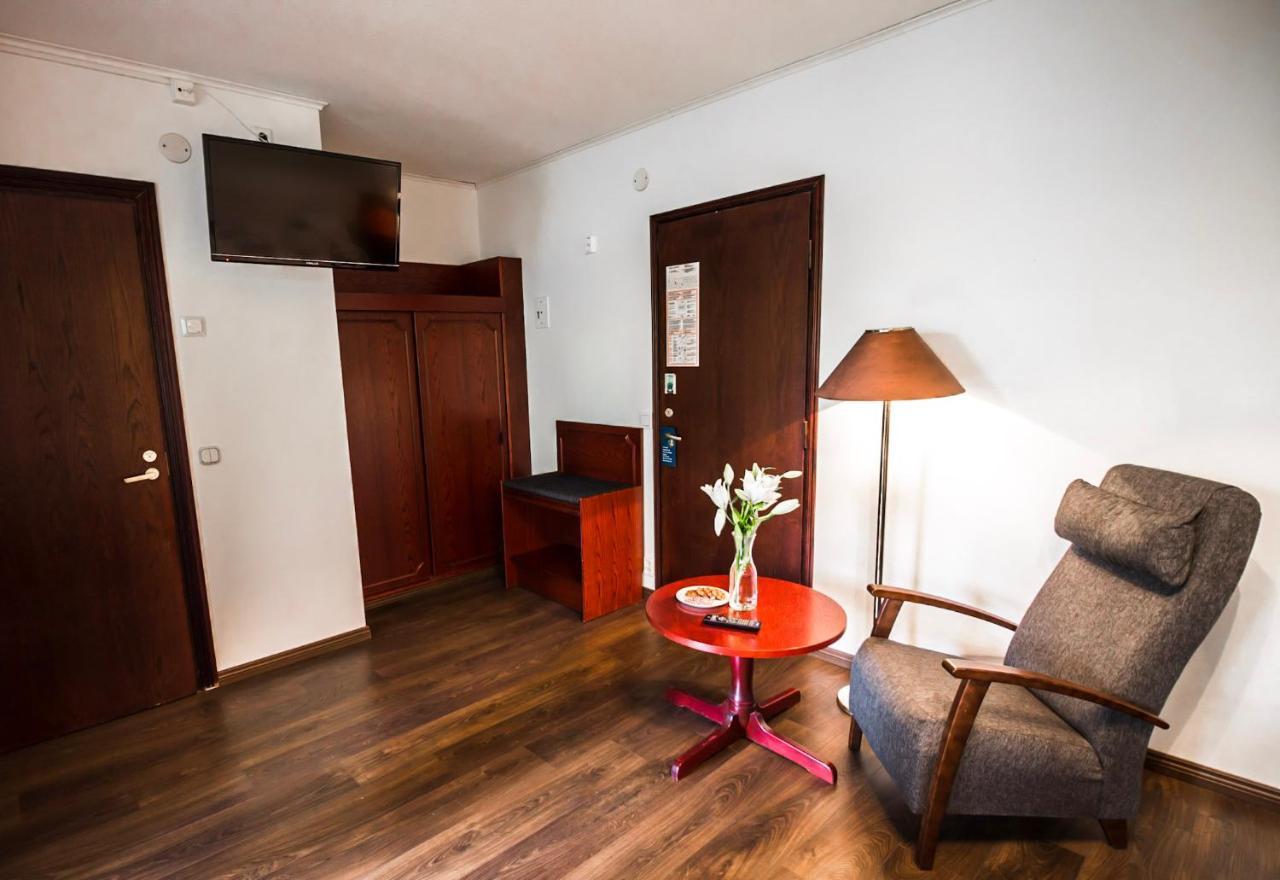 Hotel Laennentie Uusikaupunki Bagian luar foto